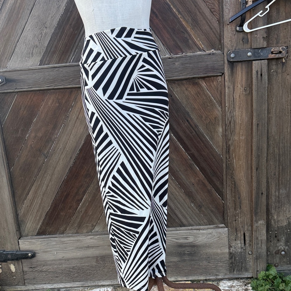 Banjul Monochrome Geometric Pencil Maxi Skirt S